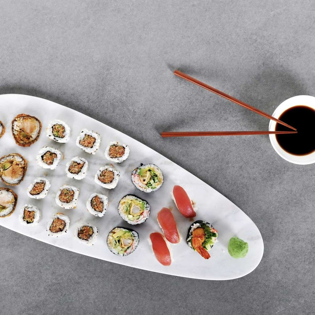 Tagliere in marmo bianco da utilizzare per servire in tavola