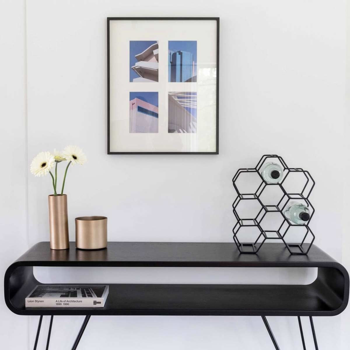 Tavolo nero per il tuo home office