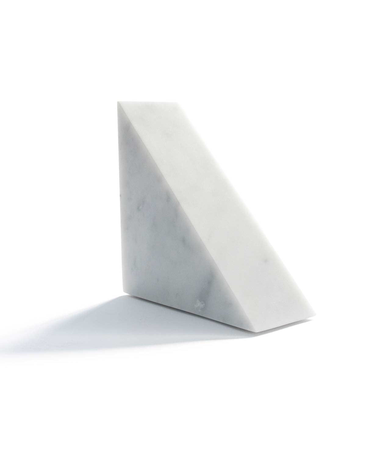 Triangle - fermalibri di design in marmo bianco