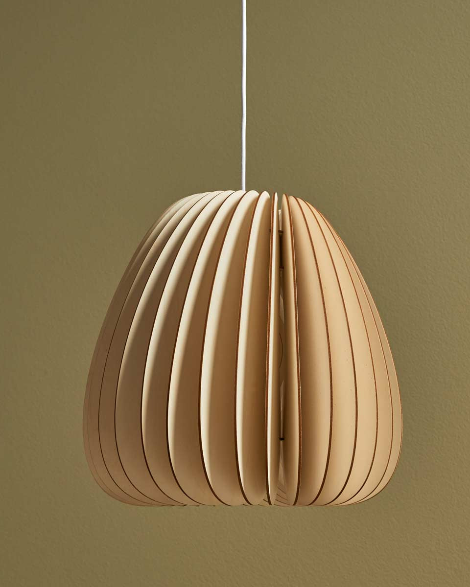 Lampada a sospensione in legno