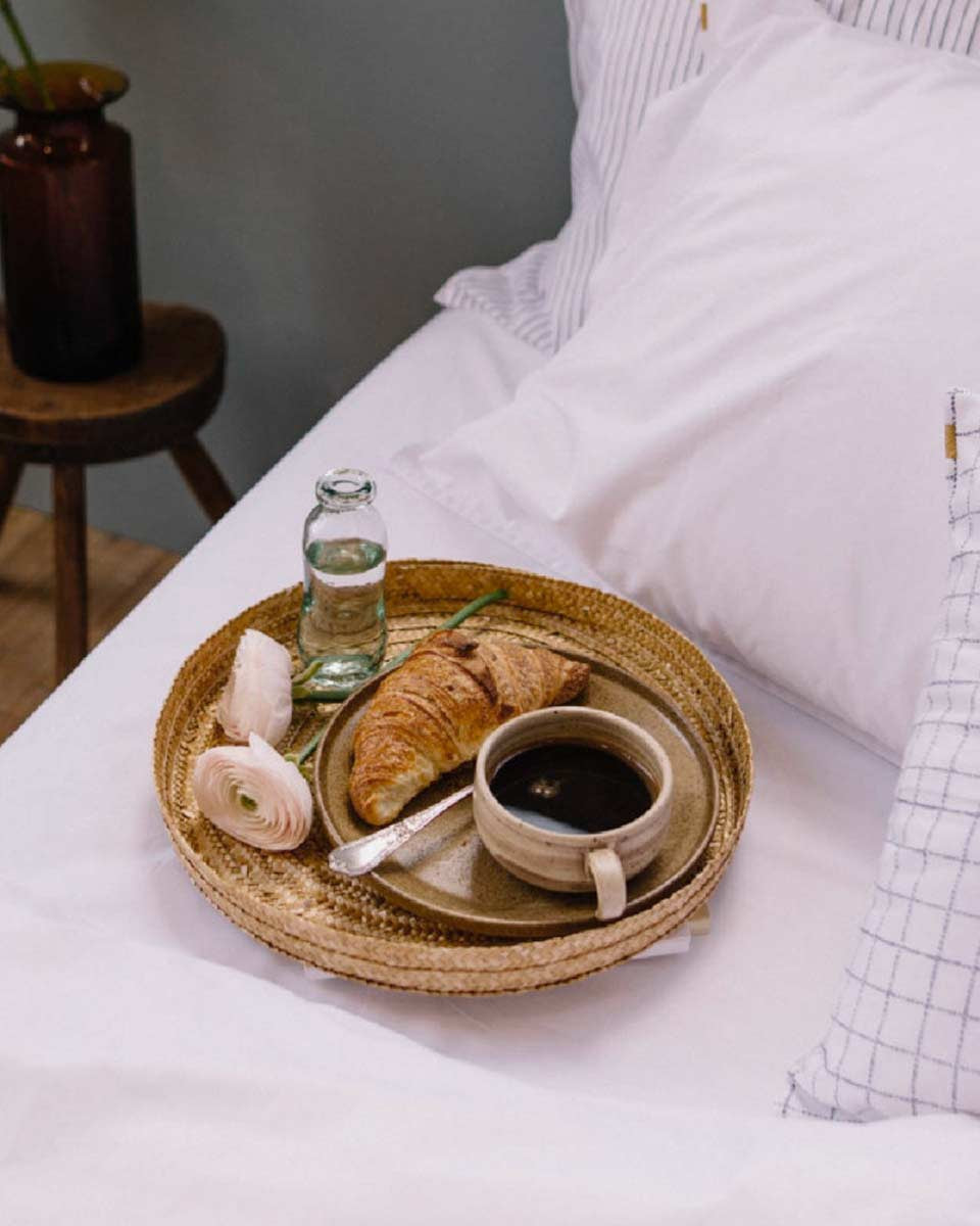 Lenzuolo bianco con angoli