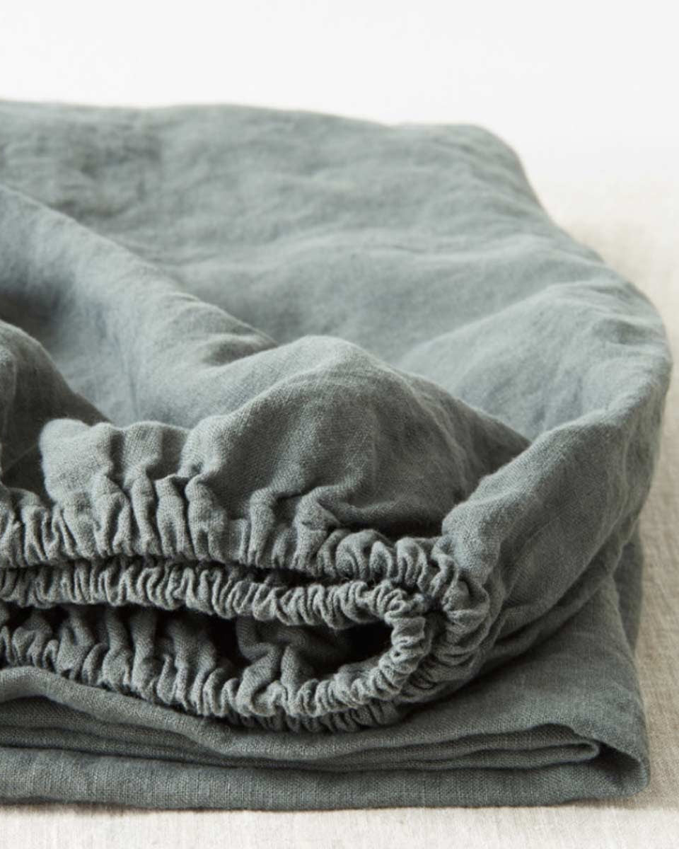 Lenzuolo in lino con angoli verde scuro