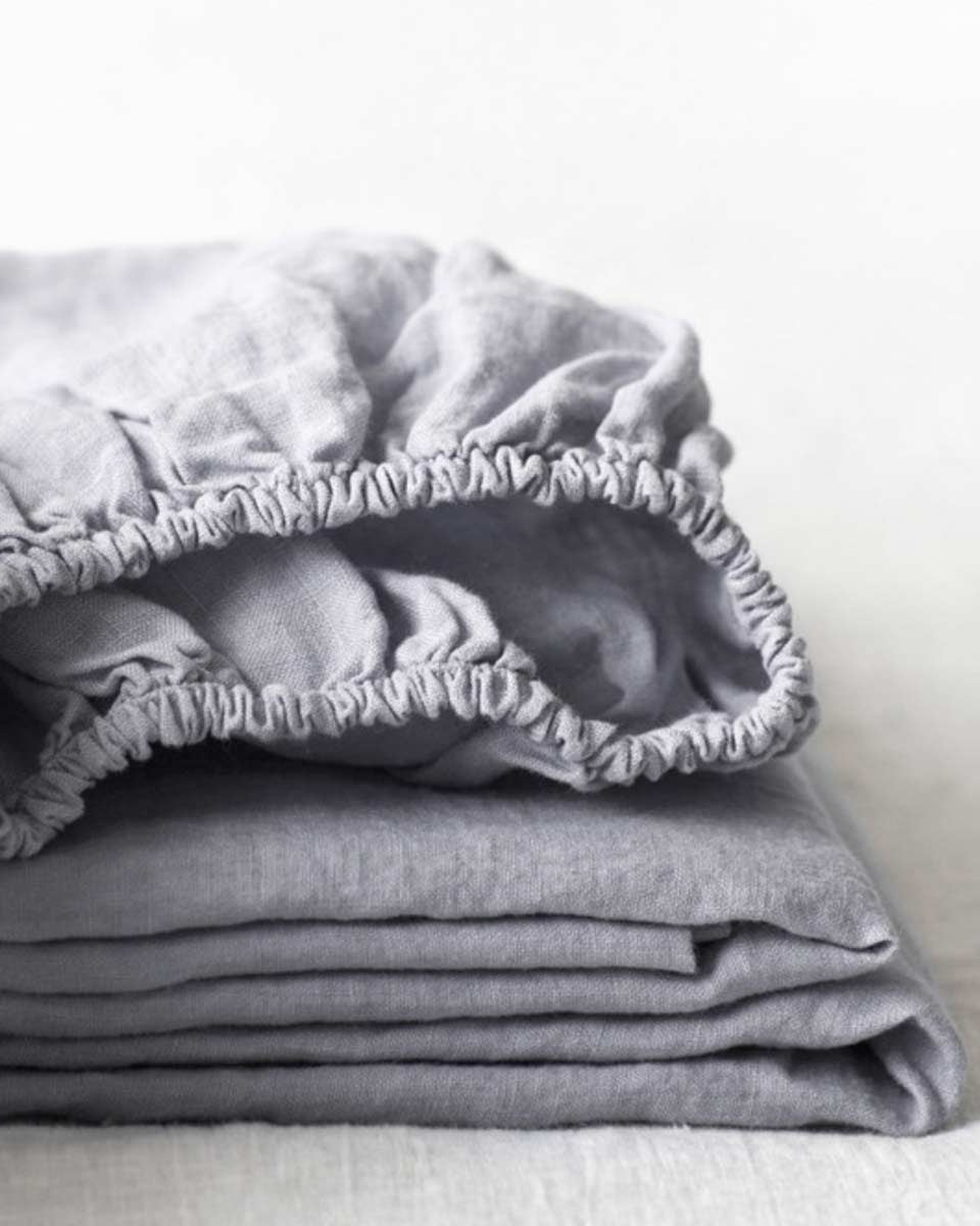 Lenzuolo di lino con angoli grigio chiaro