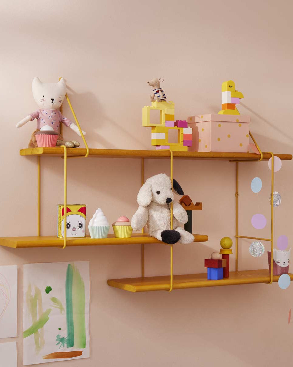 Libreria moderna gialla