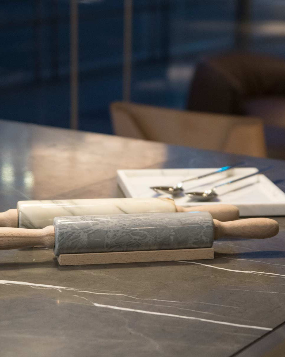 FiammettaV mattarello in marmo grigio Bardiglio