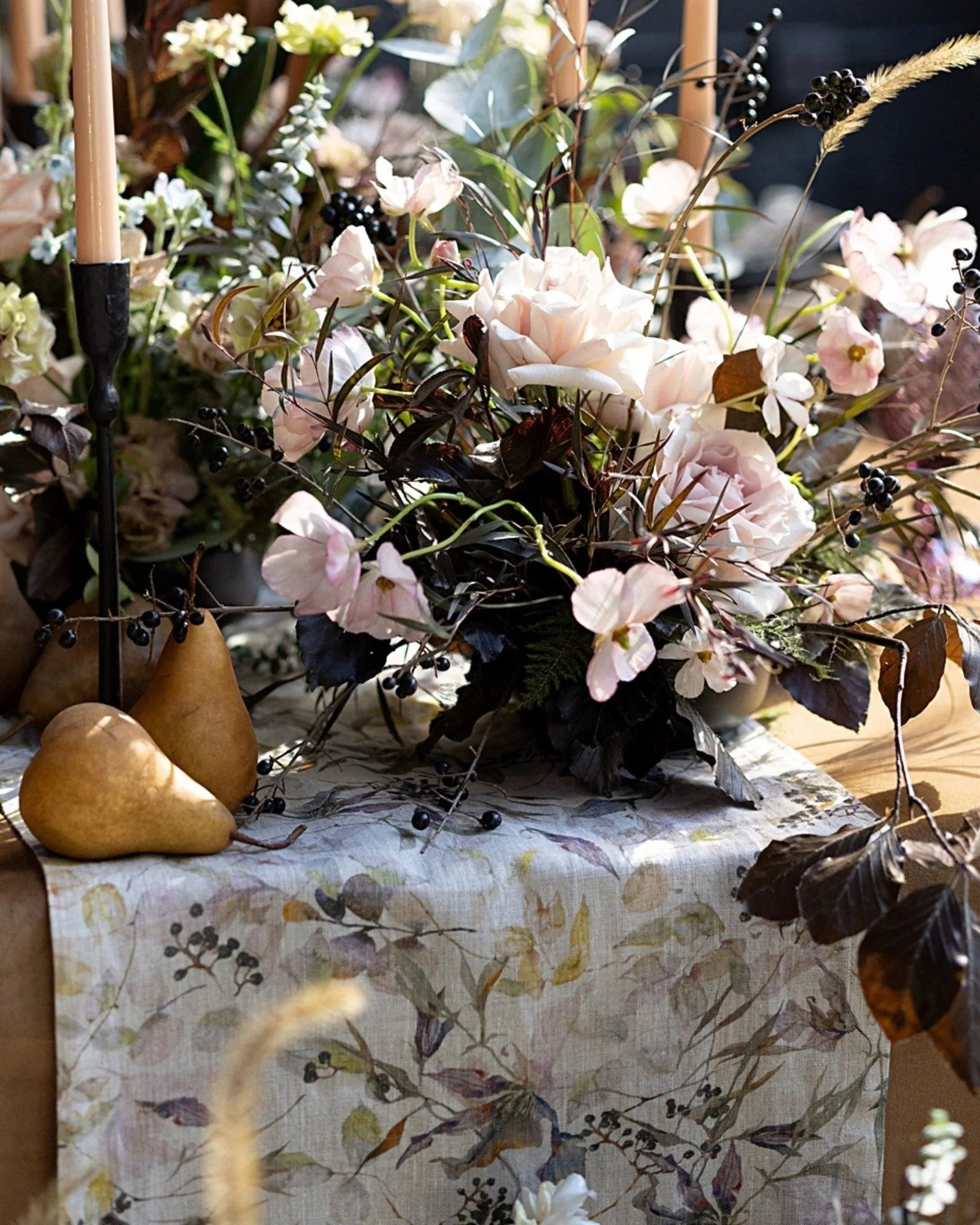 Meadow - runner in lino naturale con fantasia a fiori