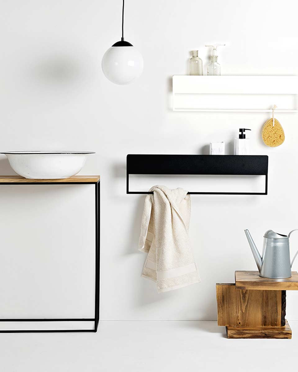 Mensola nera in metallo con portasciugamani