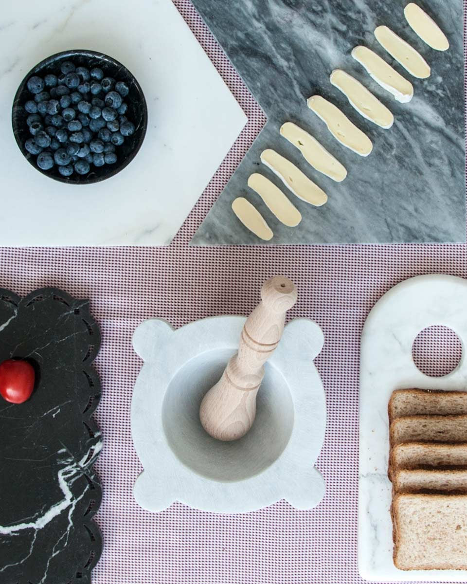 Mortaio in marmo con pestello in legno