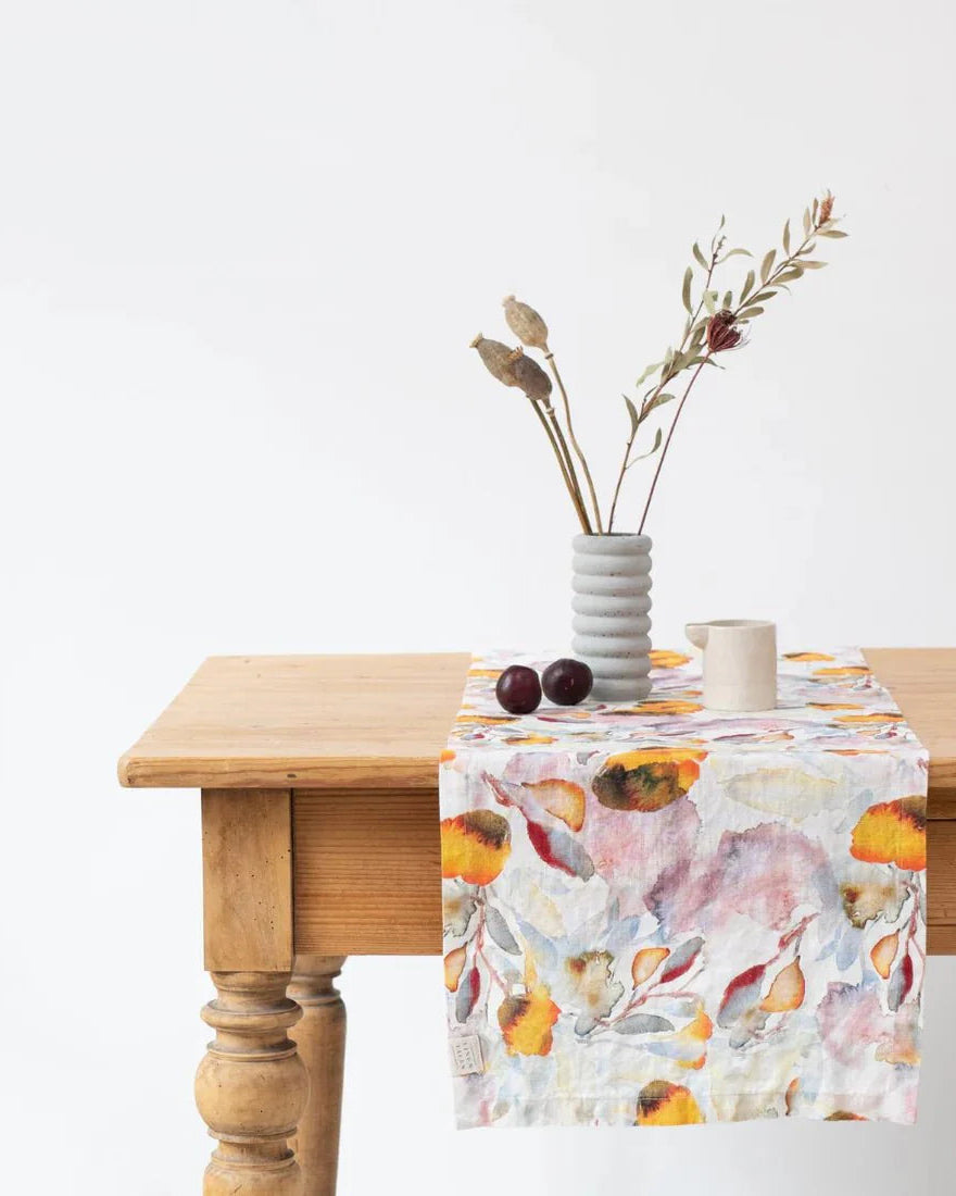 Orange Flow - runner in lino con fantasia floreale