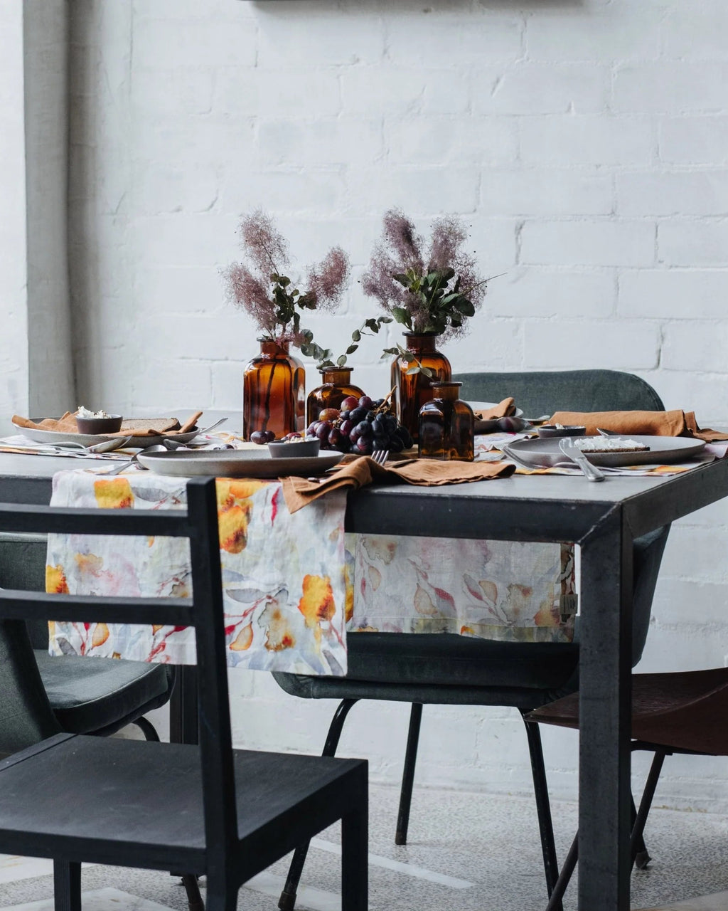 Orange Flow - runner in lino con fantasia floreale