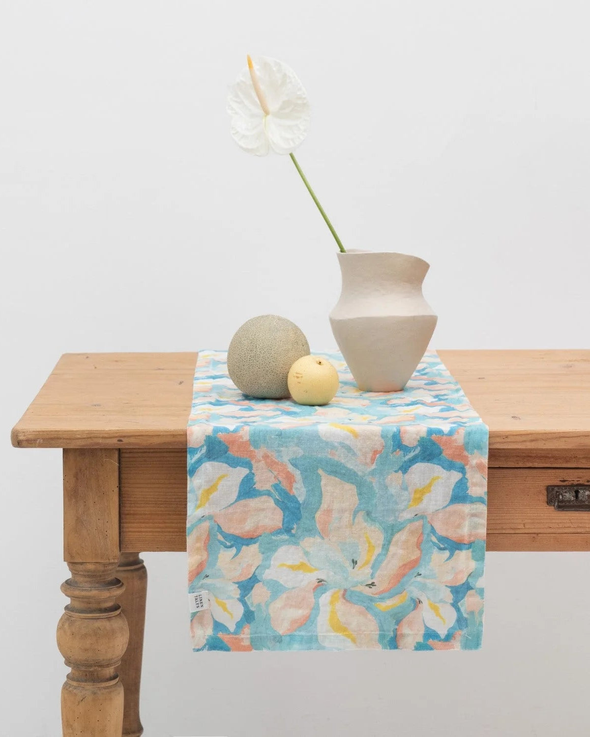 Iris - runner in lino con fantasia floreale