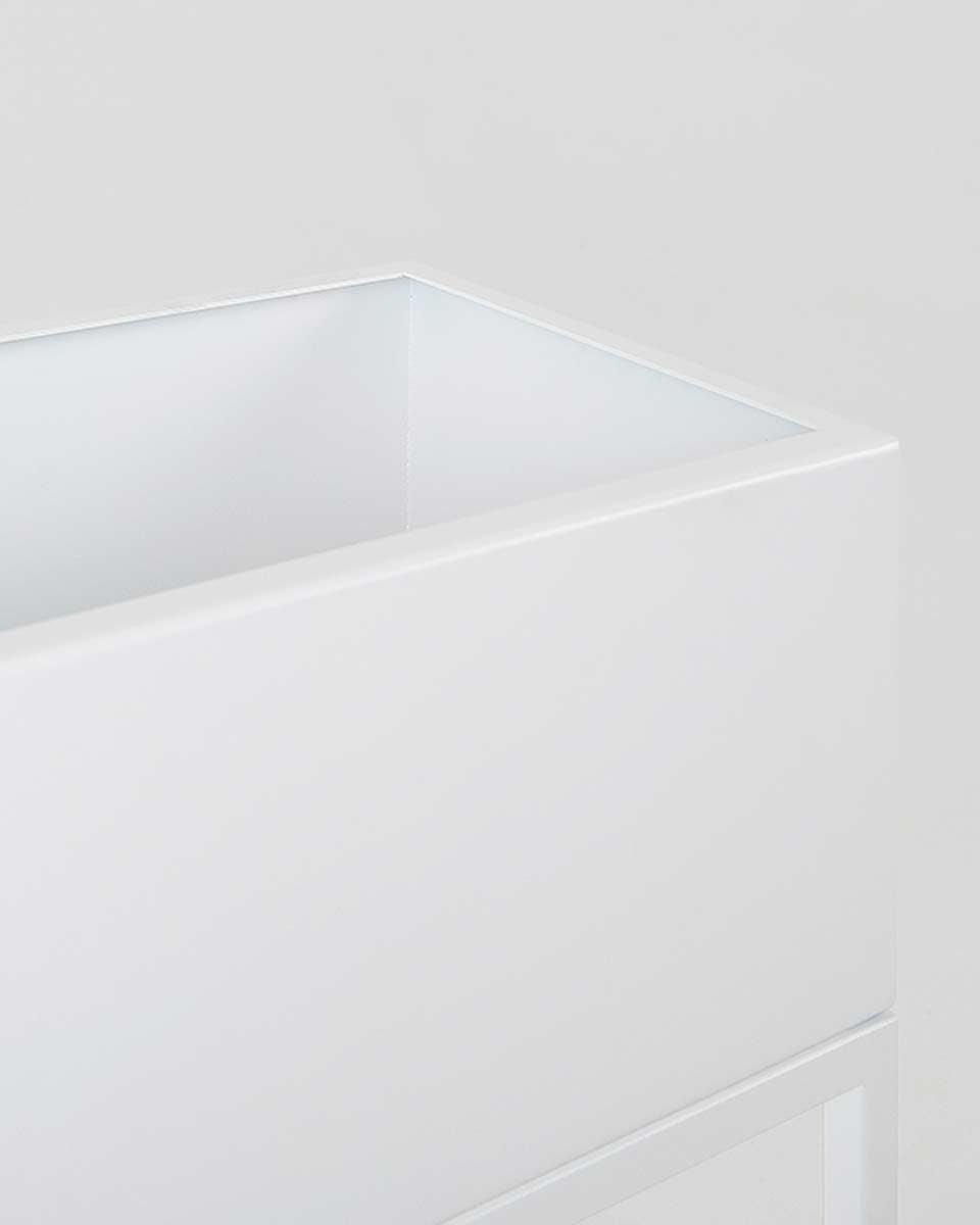 Portavasi in metallo