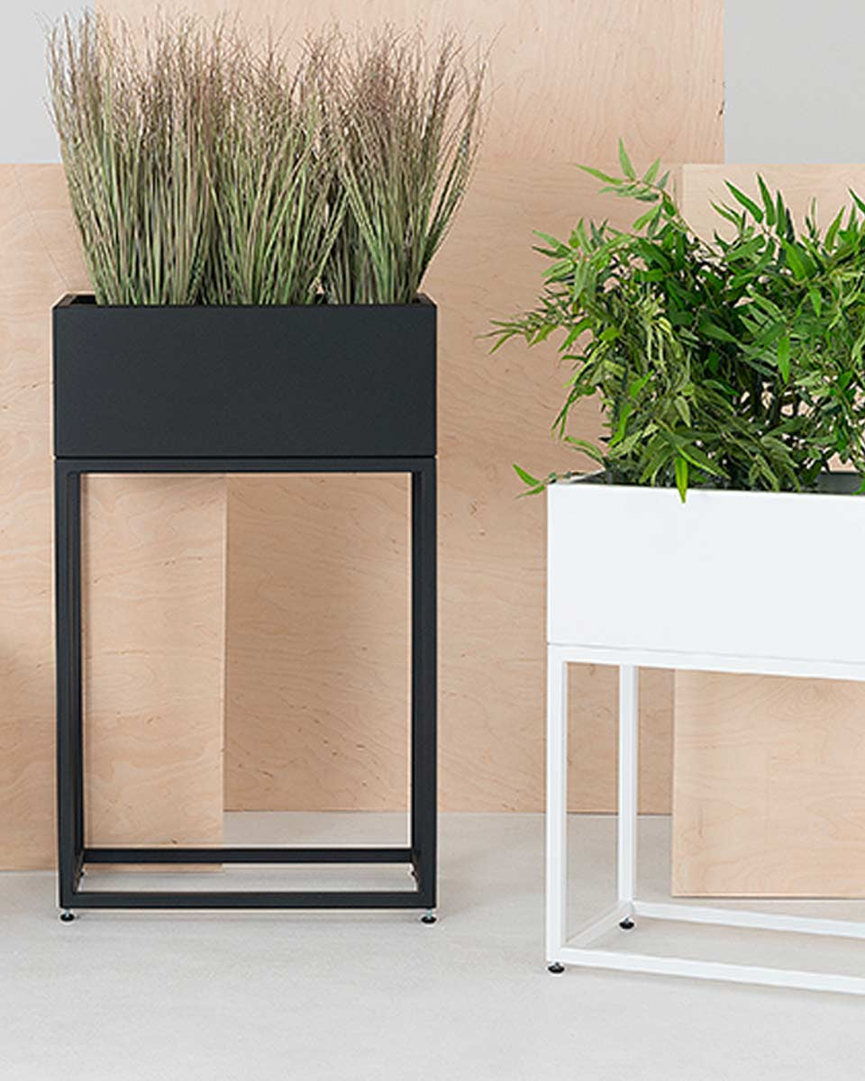 Portavasi moderni in metallo