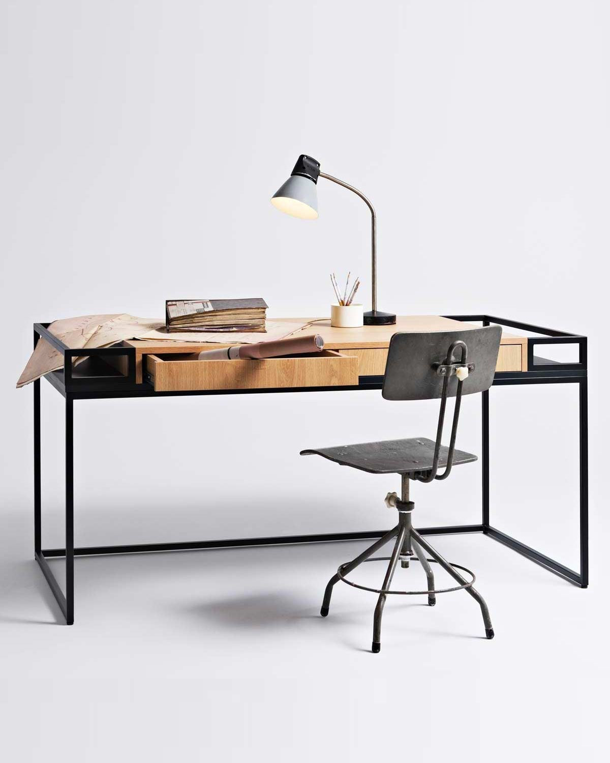 K16 - scrivania in metallo