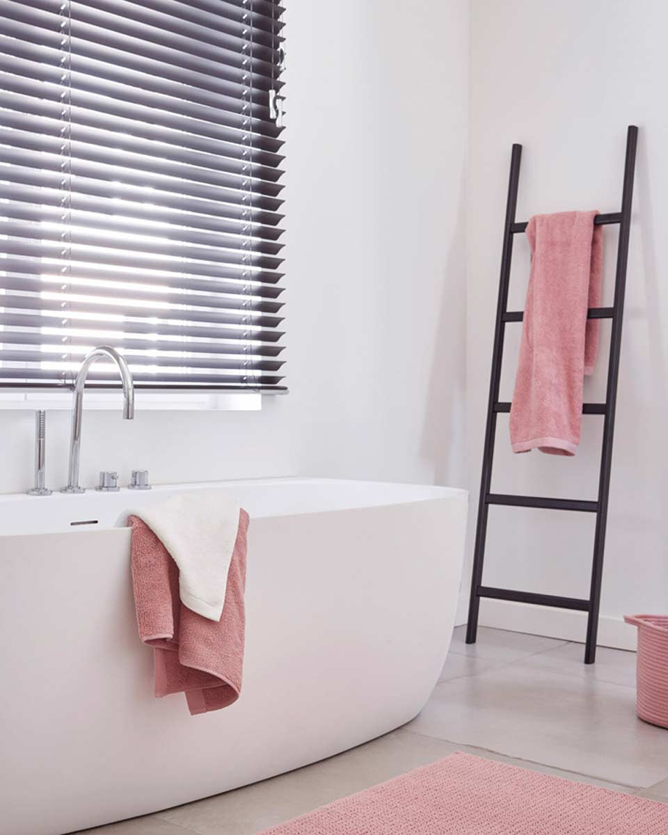 Scala porta asciugamani di design by Aquanova