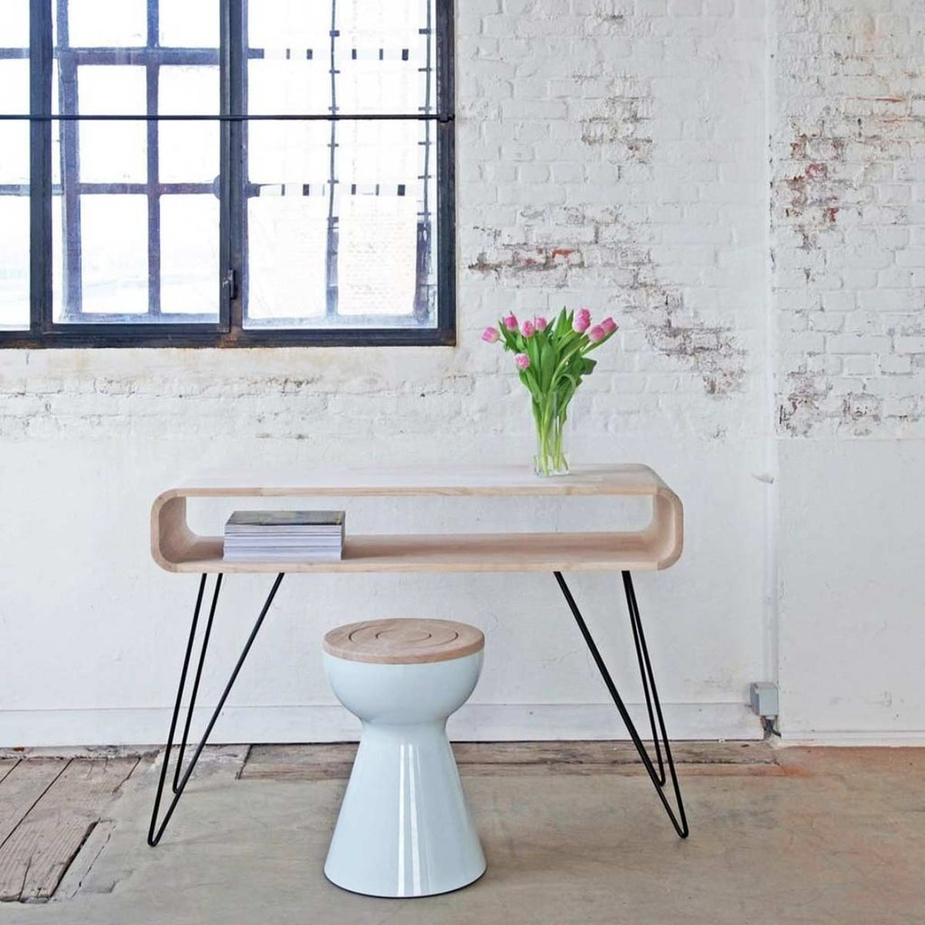 Scrivania in legno naturale