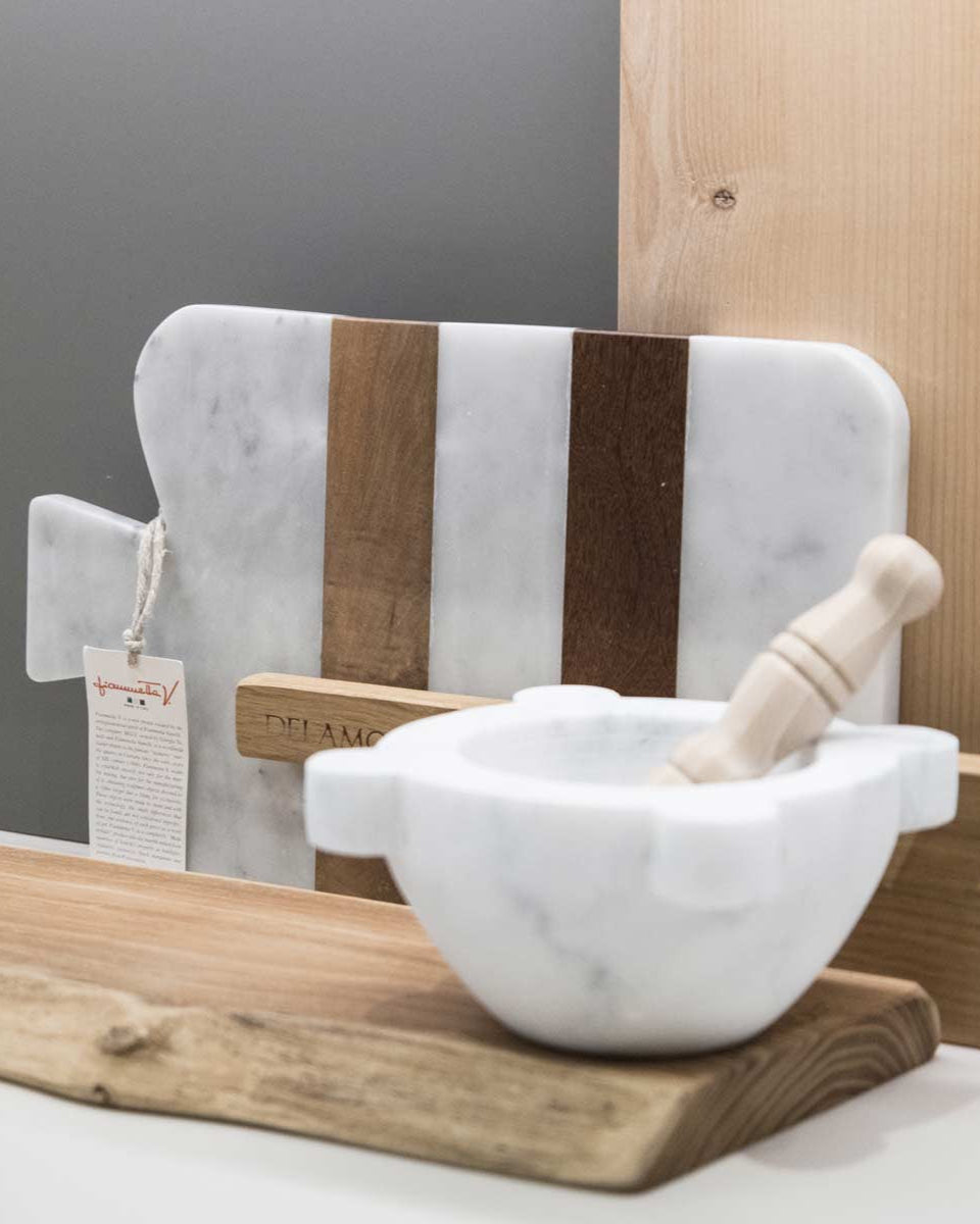 Tagliere di design in marmo bianco di Carrara e legno