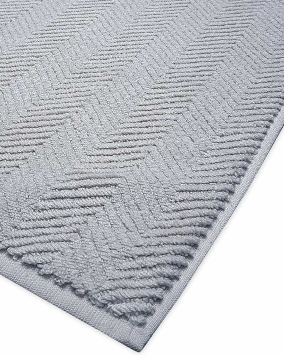 Morbidissimo tappeto da bagno grigio chiaro in spugna di cotone