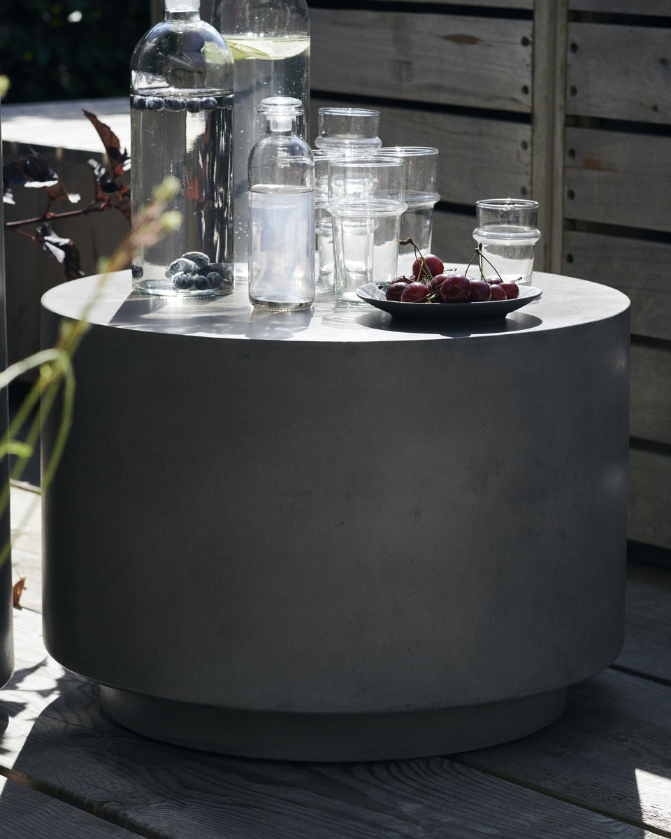 Tavolino in cemento Lou