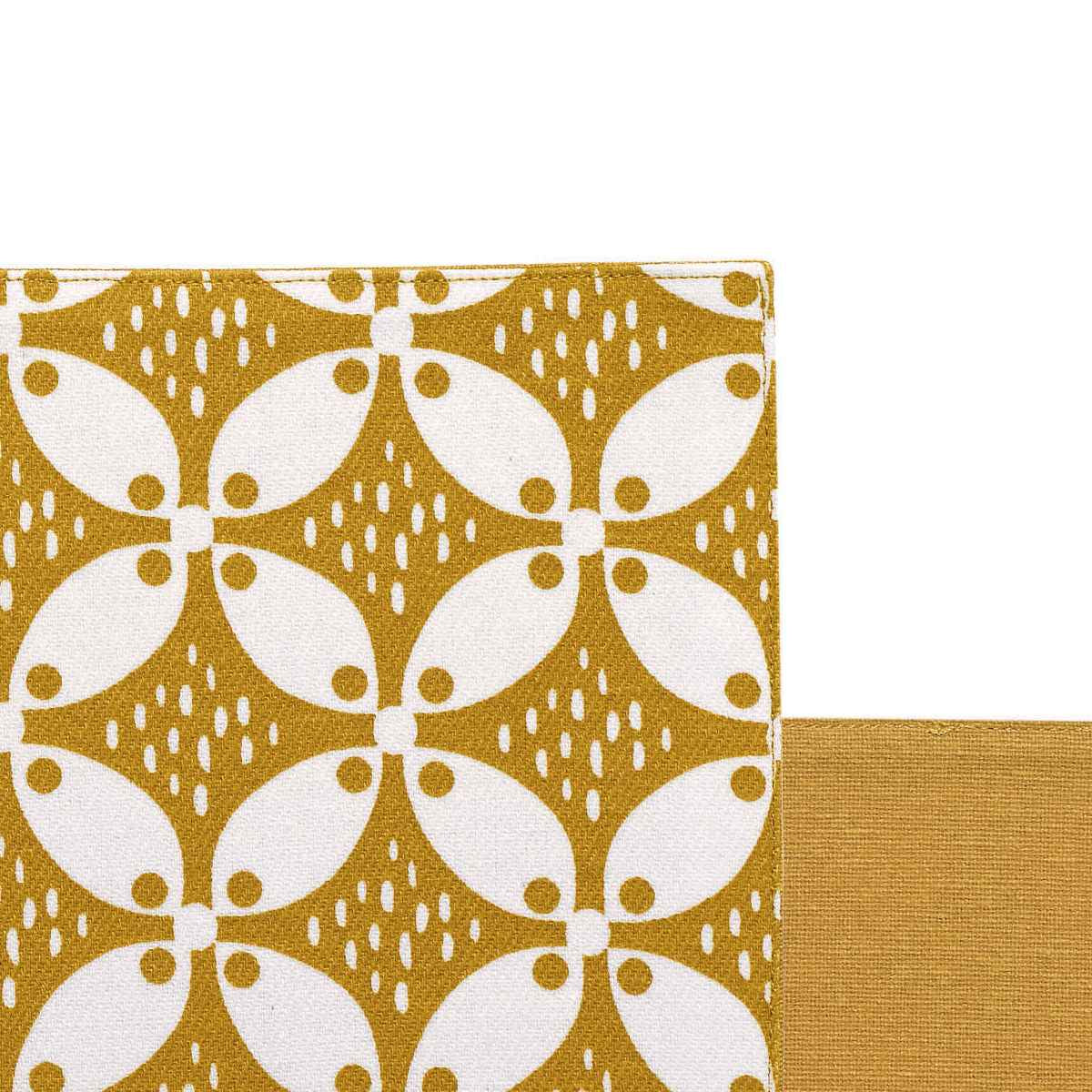 Tovagliette con motivi gialli e bianchi