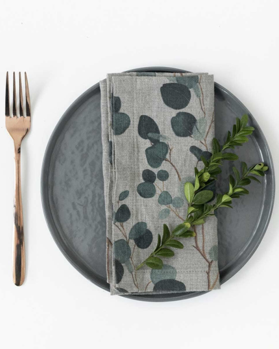 Set due tovaglioli in lino naturale con ramage di foglie