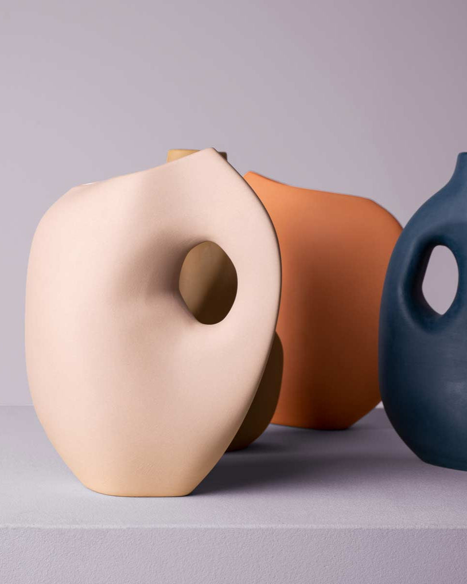 Vasi di ceramica come sculture