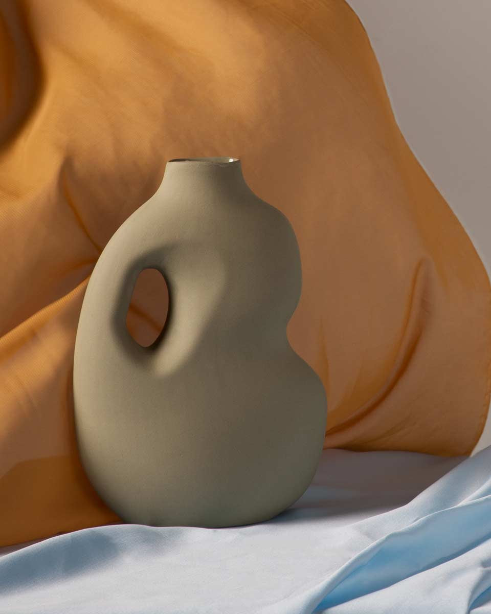 Vaso di ceramica verde salvia