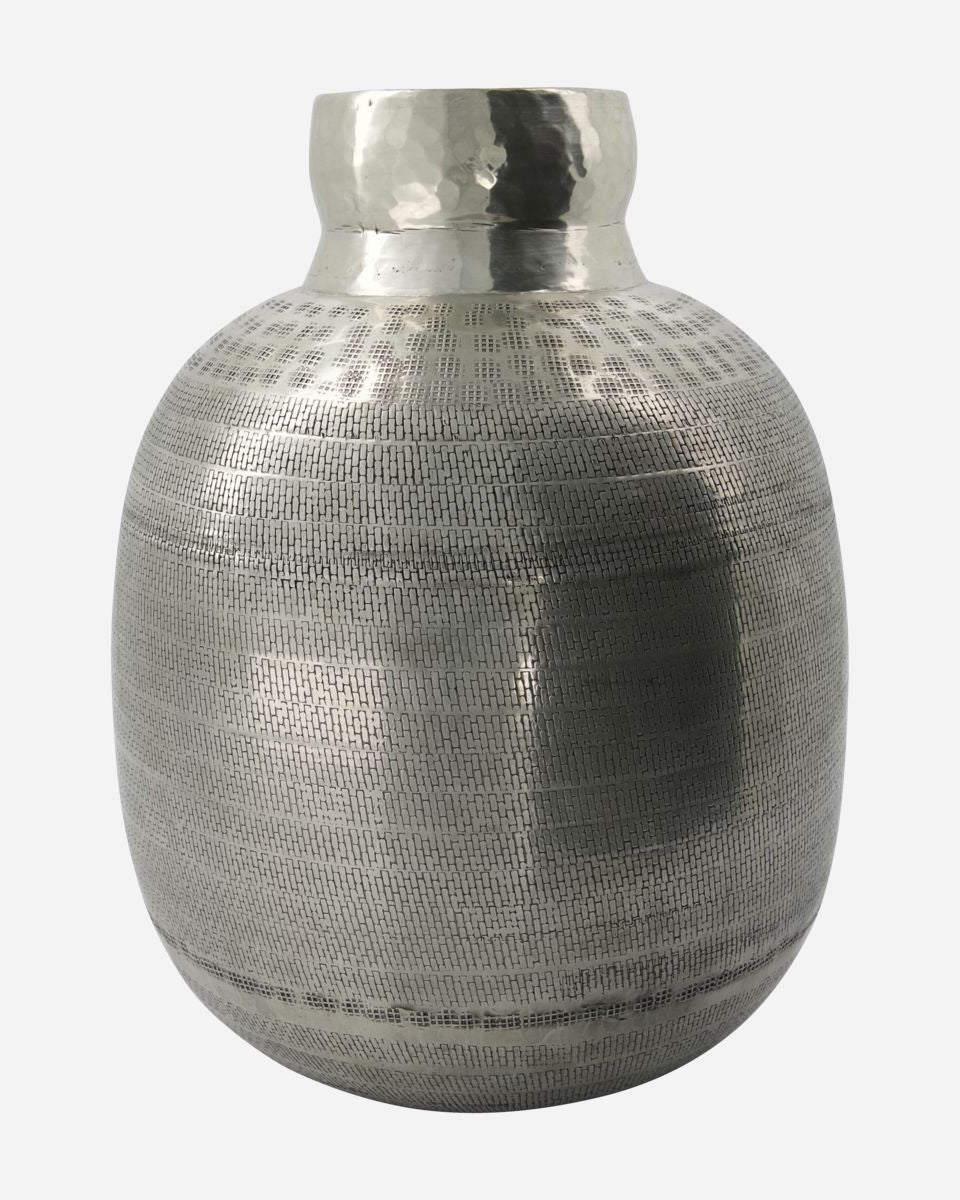 Vaso di design in argento realizzato a mano