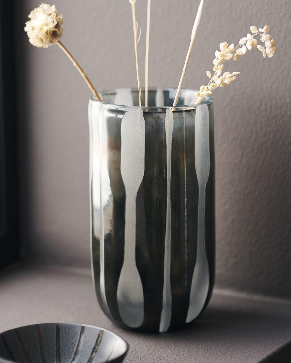 Vaso in vetro grigio e bianco